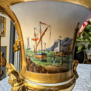 Vase en porcelaine Vieux Paris de forme Médicis